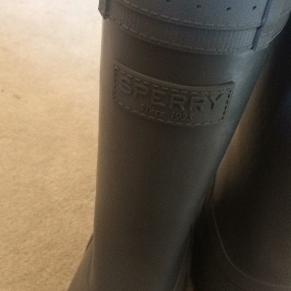 Sperry - Picture 3 of 5